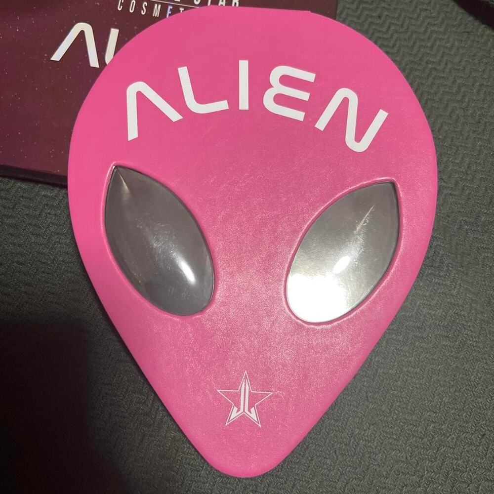 Rare Jeffree Star Alien Palette With Box